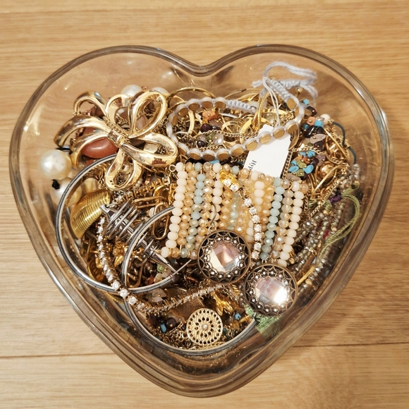 Mystery Costume Jewlery In Heart Shaped Dish Guaranteed 9.25 Silver